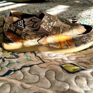 NWT Mens Camo Crocs slip on shoes